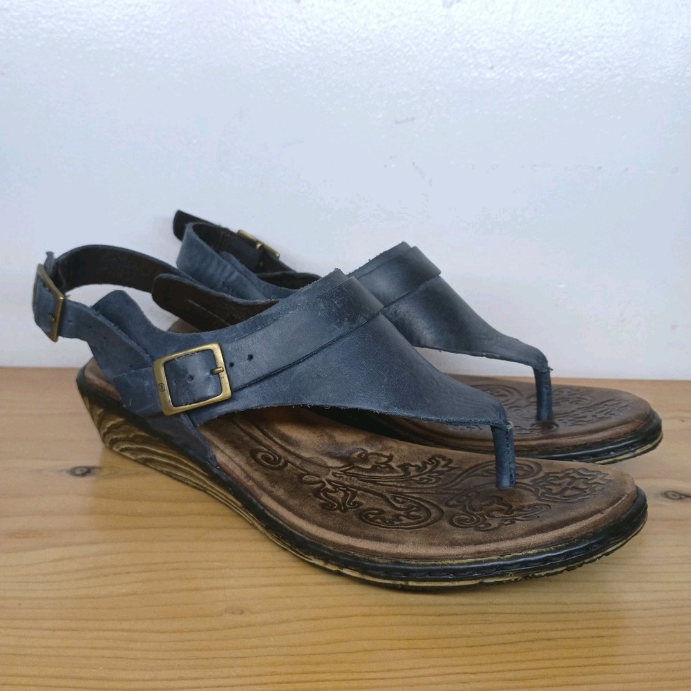 Women's Navy Blue BOC Born Flip-Flops Strapback Sandals Size 8 M